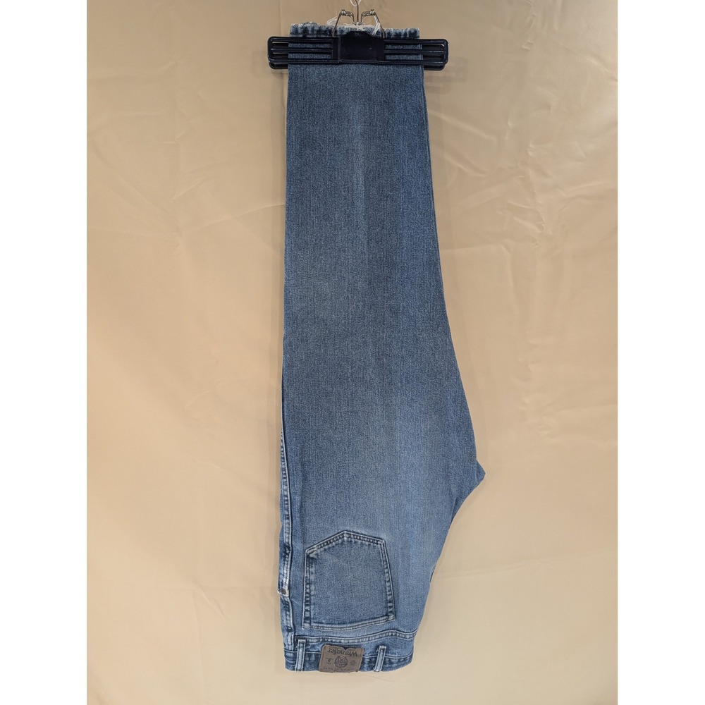Wrangler Jeans Mens Authentic Premium Quality Light Wash Denim Distressed 38x32 - Picture 1 of 5